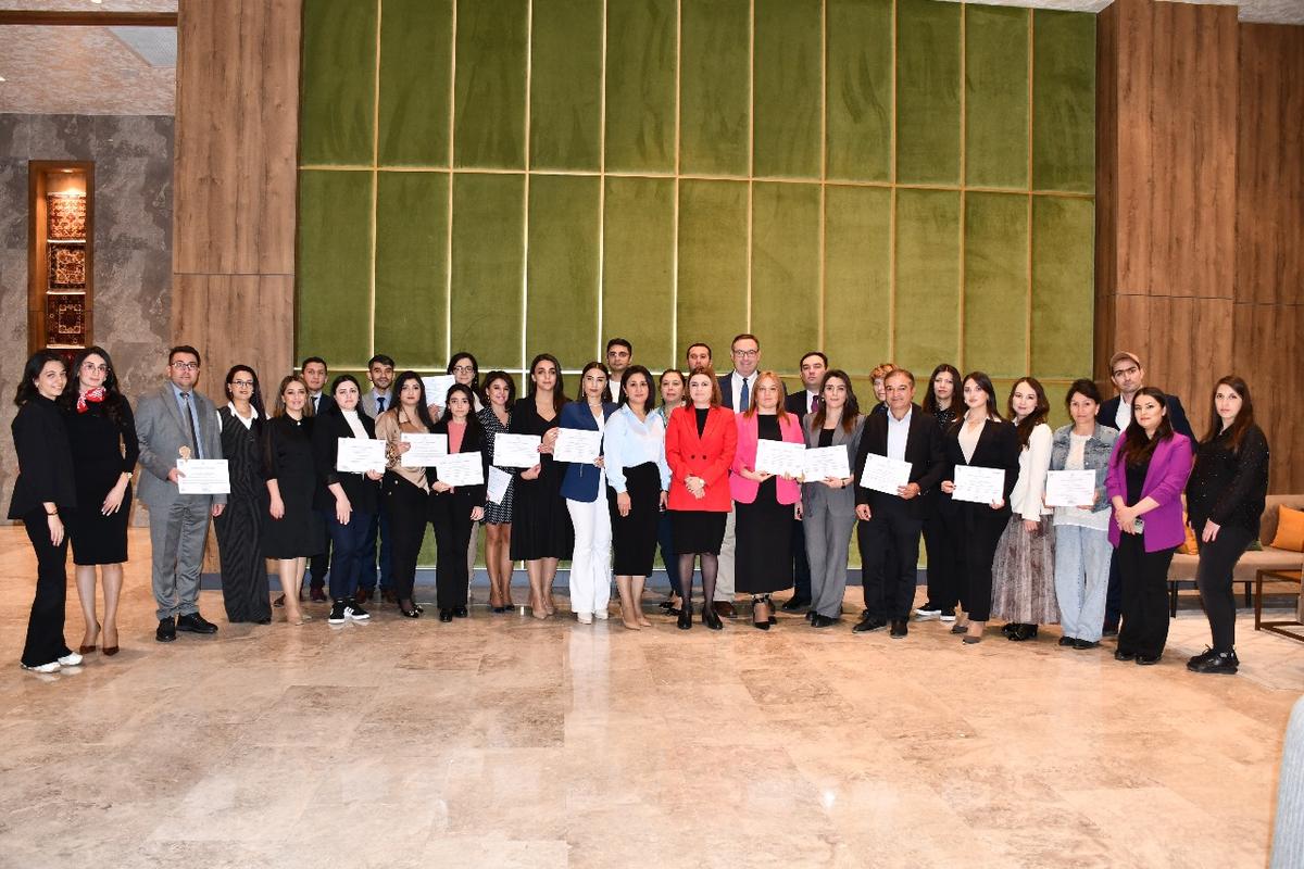 "Elsevier" və "Clarivate" şirkətlərinin elmmetriya üzrə birgə mütəxəssis hazırlığı proqramı yekunlaşdı - FOTO "Elsevier" və "Clarivate" şirkətlərinin elmmetriya üzrə birgə mütəxəssis hazırlığı proqramı yekunlaşdı - FOTO