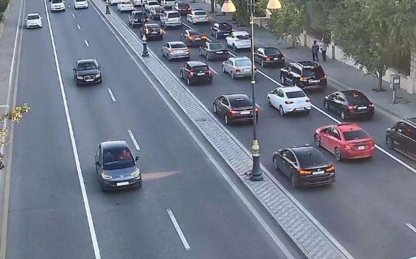 Bakıda bitmək bilməyən sıxlıq problemi: Əsl səbəb nədir?