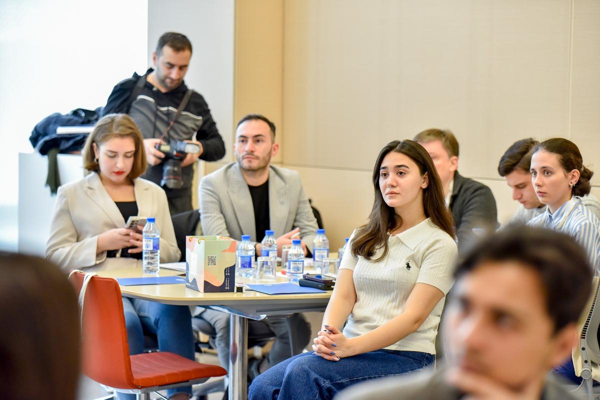 COP29-un işıqlandırılmasında aktiv iştirak edəcək ingilisdilli jurnalistlər üçün növbəti təlimlər keçilir - FOTO COP29-un işıqlandırılmasında aktiv iştirak edəcək ingilisdilli jurnalistlər üçün növbəti təlimlər keçilir - FOTO
