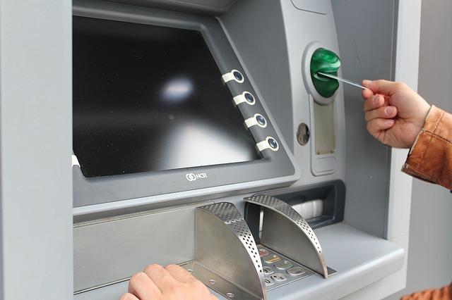 "Kənd və qəsəbələrdə bankomat problemi yaşanır" - Ekspertdən TƏKLİF "Kənd və qəsəbələrdə bankomat problemi yaşanır" - Ekspertdən TƏKLİF