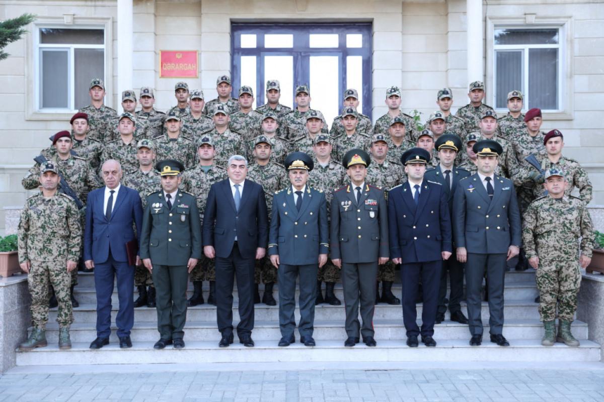 Xanlar Vəliyev hərbi qulluqçularla görüşdü - FOTO