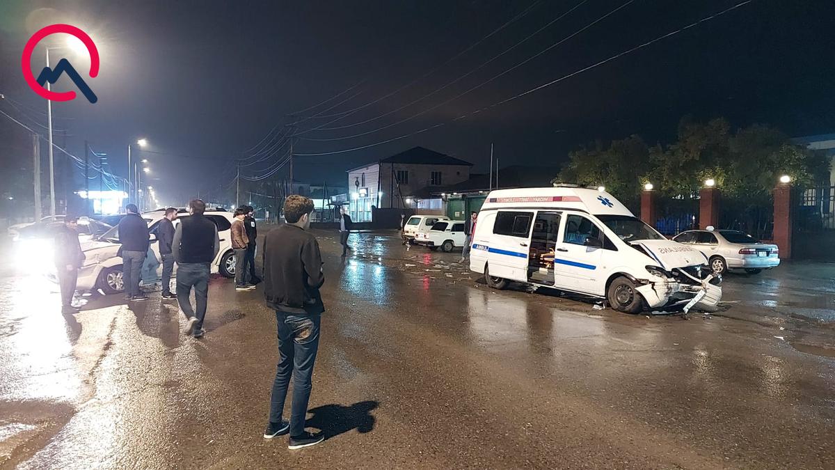 Təcili yardım maşını qəzaya düşdü - Yaralılar var + FOTO Təcili yardım maşını qəzaya düşdü - Yaralılar var + FOTO