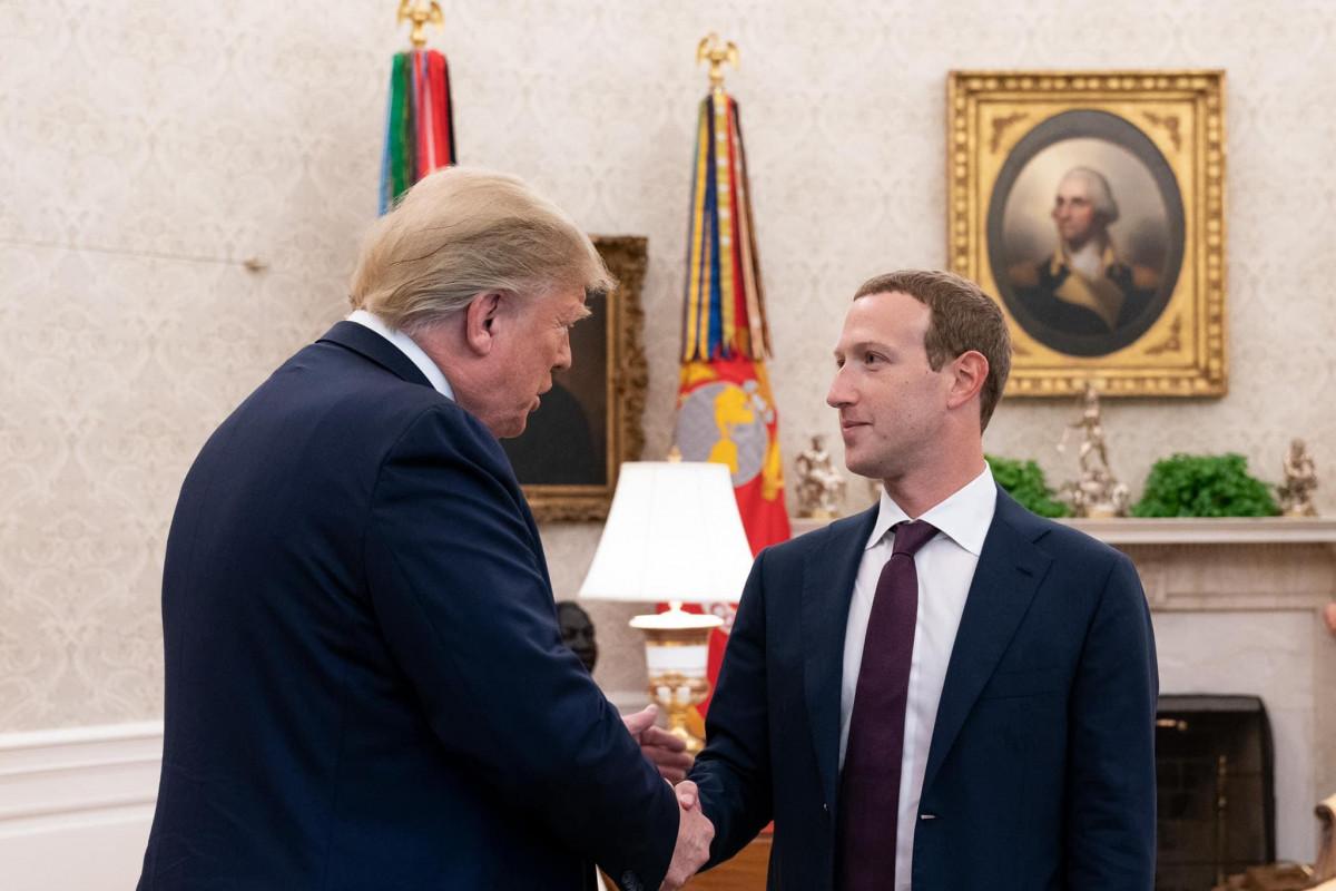Donald Tramp Mark Zukerberqlə görüşdü Donald Tramp Mark Zukerberqlə görüşdü