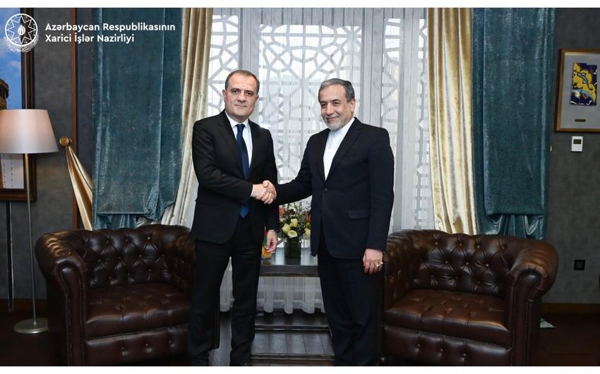 Azərbaycan və İran XİN başçıları Məşhəddə görüşdülər Azərbaycan və İran XİN başçıları Məşhəddə görüşdülər