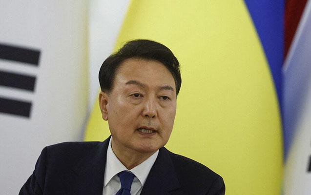 Cənubi Koreyada hərbi vəziyyət elan edildi Cənubi Koreyada hərbi vəziyyət elan edildi