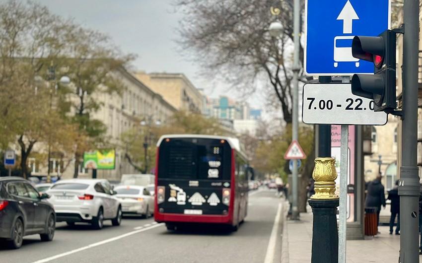 Bu küçədə yol nişanı quraşdırıldı Bu küçədə yol nişanı quraşdırıldı