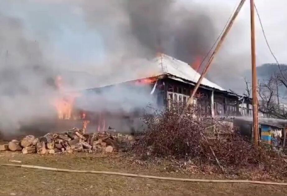 Balakəndə dördotaqlı ev yandı Balakəndə dördotaqlı ev yandı