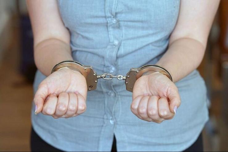 Bakıda qadın xidmətçi işlədiyi evdən oğurluq etdi
