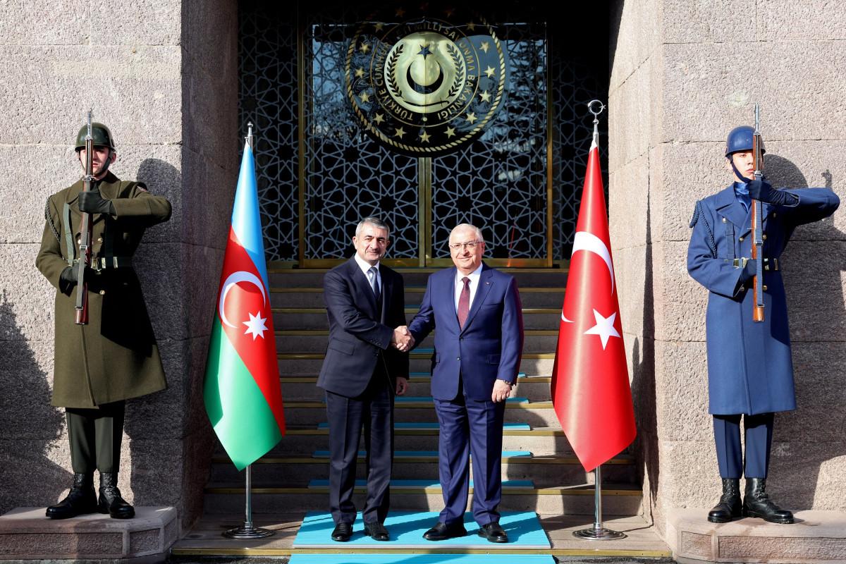 DSX rəisi Türkiyədə Yaşar Gülərlə görüşdü DSX rəisi Türkiyədə Yaşar Gülərlə görüşdü