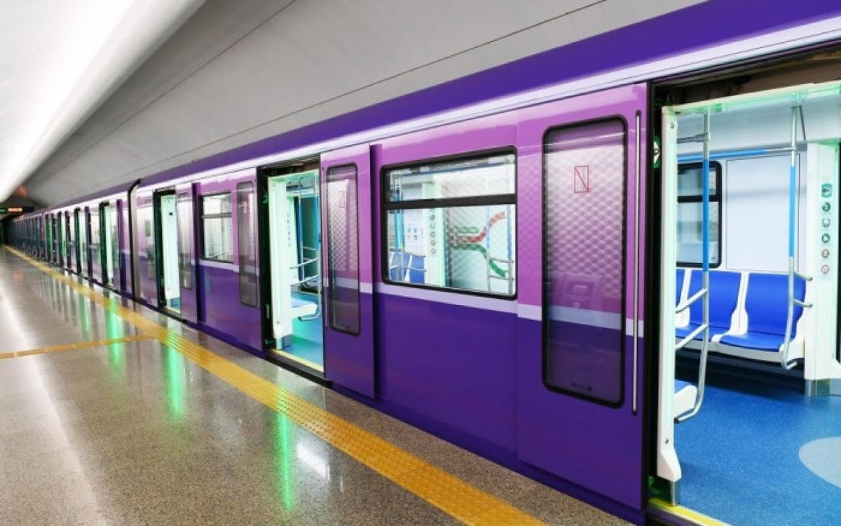Bakı metrosunda ÖLÜM: Növbətçiyə yaxınlaşaraq...