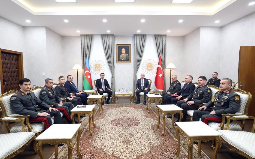 Yaşar Gülər Azərbaycanın müdafiə nazirinin müavinini QƏBUL ETDİ
