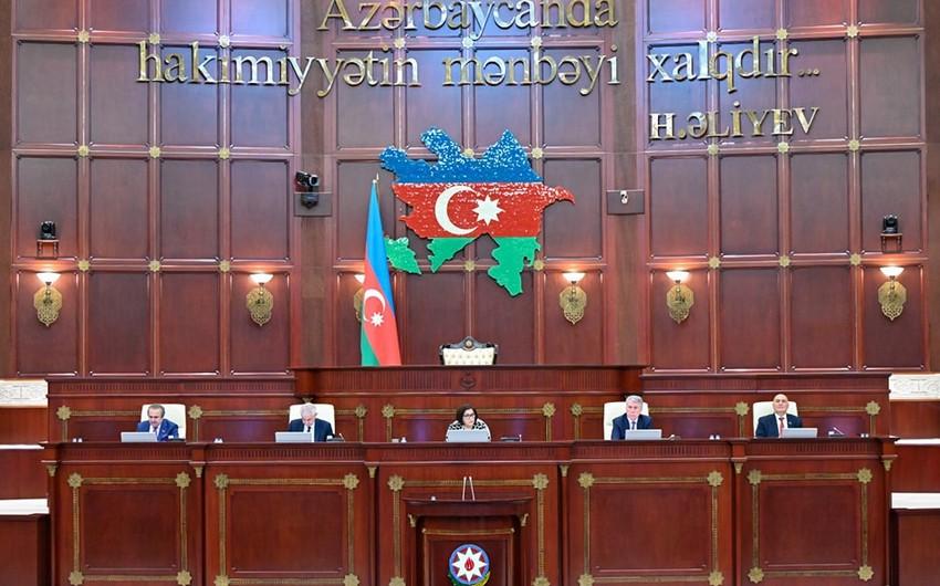 Azərbaycan diplomatları və ailə üzvləri üçün güzəştlər III oxunuşda qəbul edildi