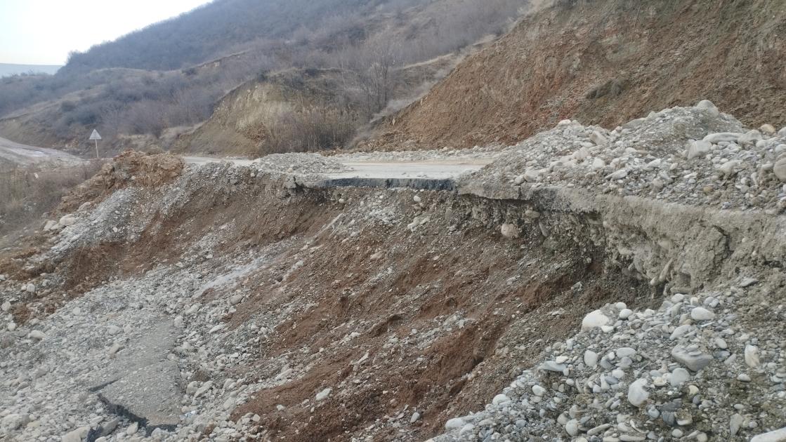 Əhalinin NƏZƏRİNƏ: Bu ərazilərdə sürüşmə təhlükəsi yüksəkdir