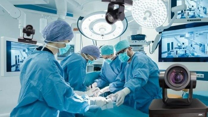 Bakıda plastik cərrah əməliyyatda canlı yayım açdı - VİDEO