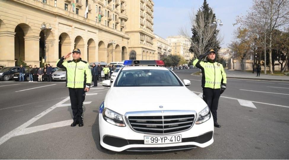 Azərbaycanda 20 Yanvar şəhidlərinin xatirəsi bir dəqiqəlik sükutla yad olundu