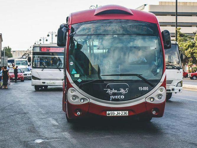 Bakıda infarkt keçirən sürücünün törətdiyi qəza - ANBAAN VİDEO