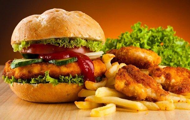 Uzun müddət "fast food"la qidalandı, KOR OLDU Uzun müddət "fast food"la qidalandı, KOR OLDU