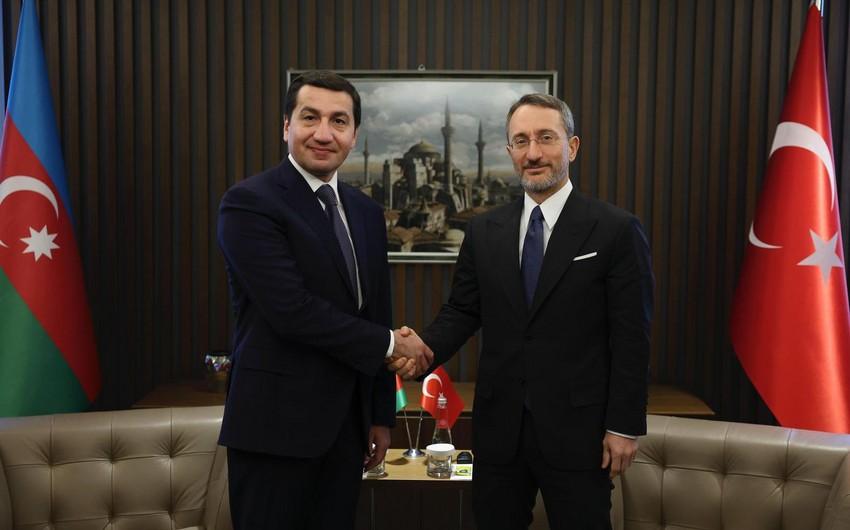 Hikmət Hacıyev Fəxrəddin Altunla regional məsələləri müzakirə edildi