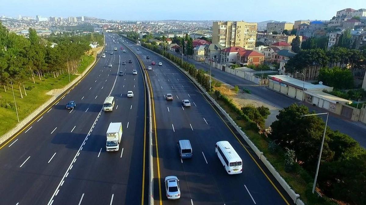 Bu sürücülər 40 manat cərimə olunacaq - VİDEO Bu sürücülər 40 manat cərimə olunacaq - VİDEO