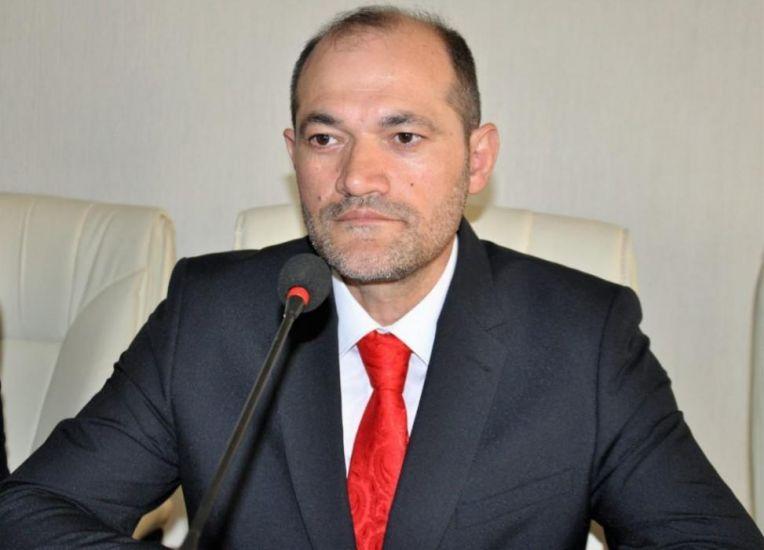 "Nə üçün tövlə tikən Bakıdan icazə almalıdır?" - Parlamentdə ETİRAZ
