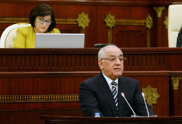 Əli Əsədov: “Ola bilər ki, kabinetlərdə oturaraq bəzi şeyləri görmürük”