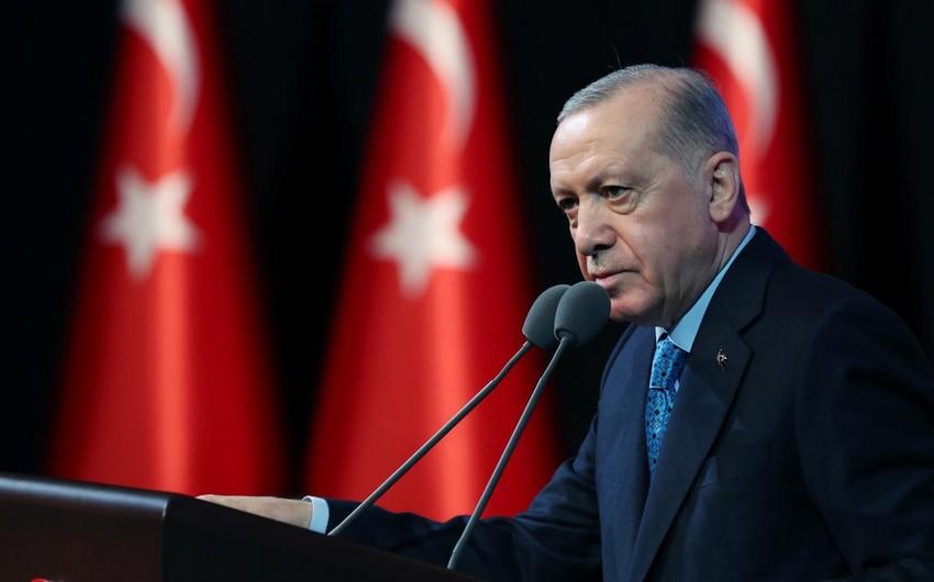 Ərdoğan: "CHP-nin özünün çalıb-oynadığı oyunu izləyirik"