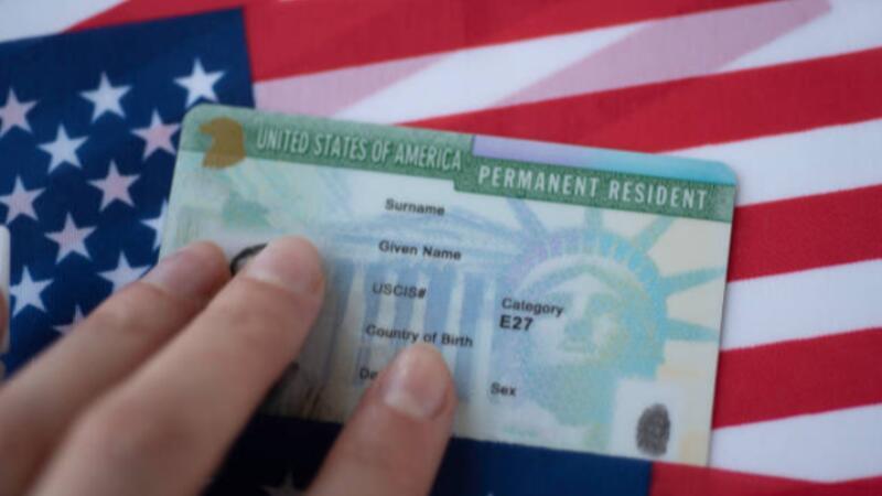 ABŞ "Green Card" müraciətlərini dayandırdı