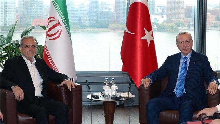 Ərdoğan Pezeşkianla bu məsələləri MÜZAKİRƏ ETDİ