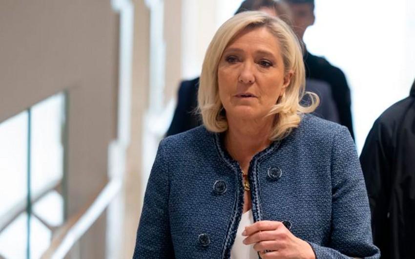 Marin Le Pen 4 illik həbs edildi Marin Le Pen 4 illik həbs edildi