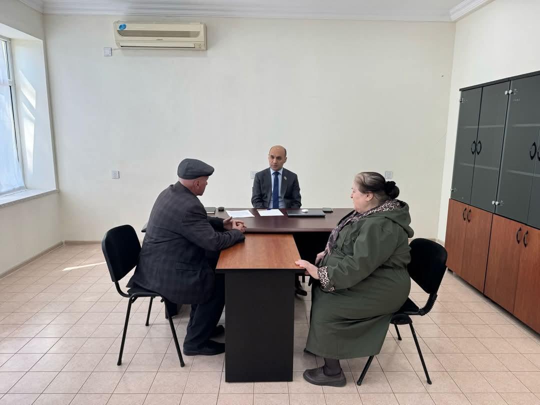 Deputat vətəndaş qəbulu keçirdi - FOTO
