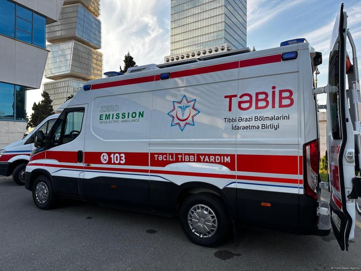 Bakıda yaşayış kompleksində meyit tapıldı