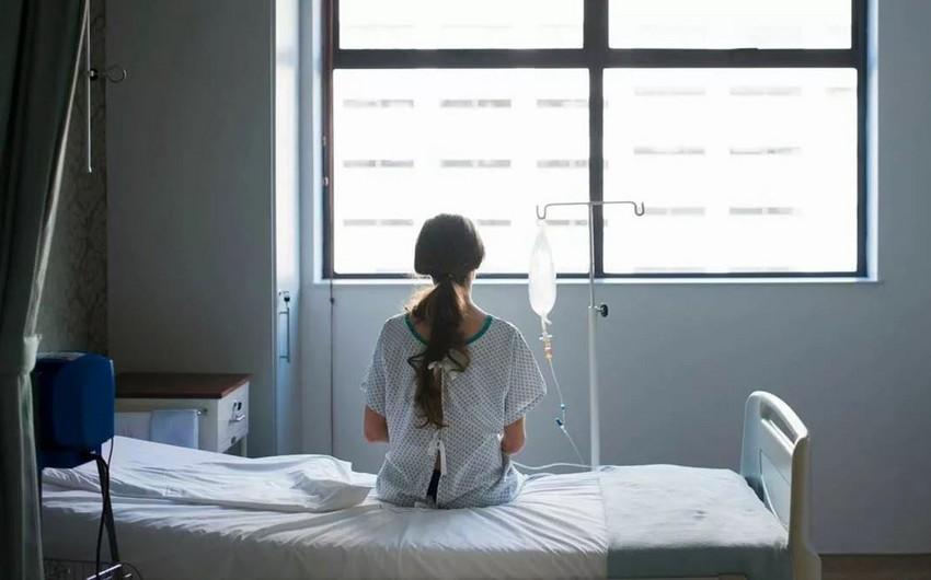 Bakıda 16 yaşlı qız avtomobil qəzasında xəsarət aldı