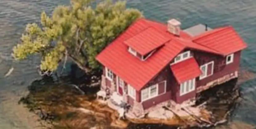 Ev, ağac və iki skamya: Dünyanın ən kiçik adası necə görünür?