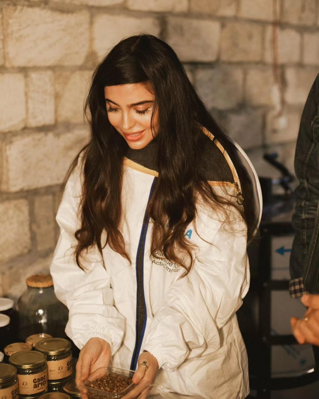 Leyla Əliyeva və Arzu Əliyeva "Gənc arıçı" layihəsinin iştirakçıları ilə görüşdülər - FOTO