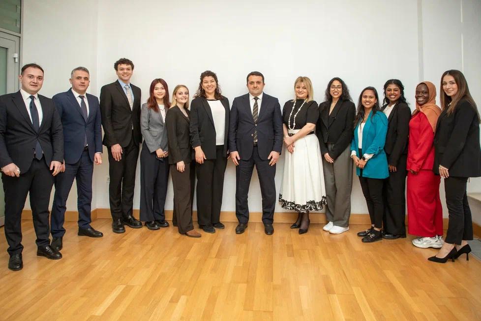 "TuranBank" gender bərabərliyi layihəsini uğurla tamamladı