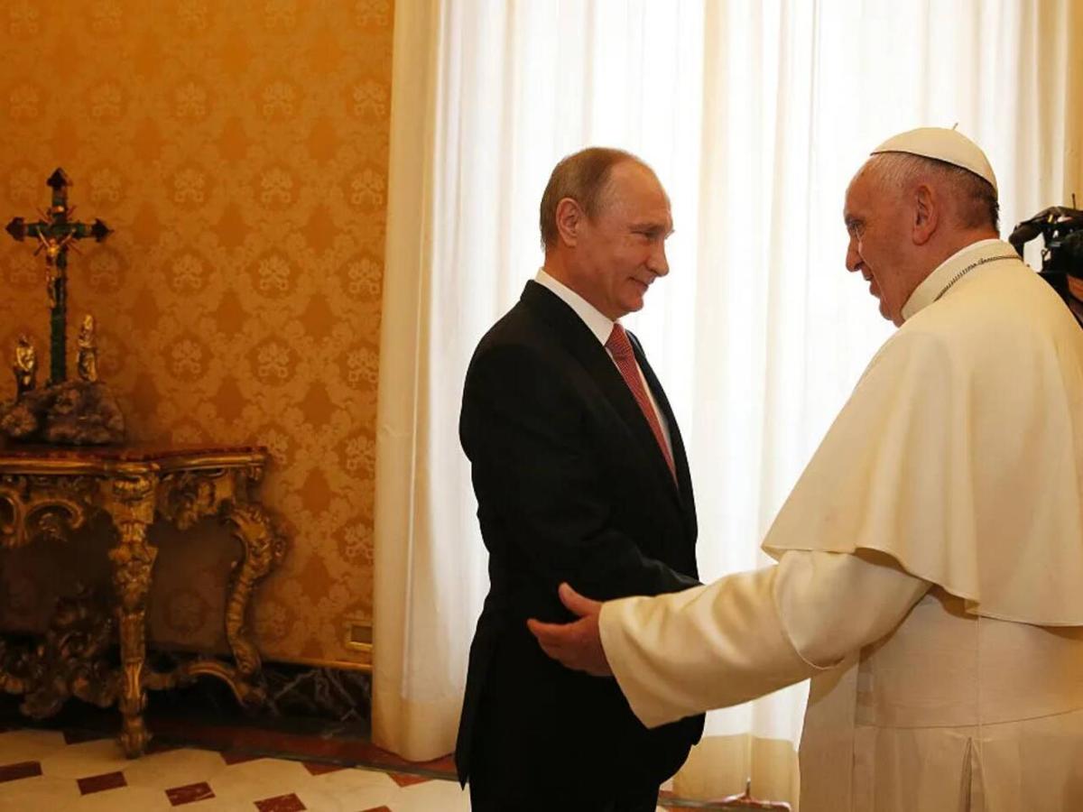 Putin Papanın dəfninə gedəcək?