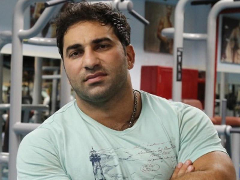 "Mən "mama uşağıyam", anamın sözündən çıxmıram"