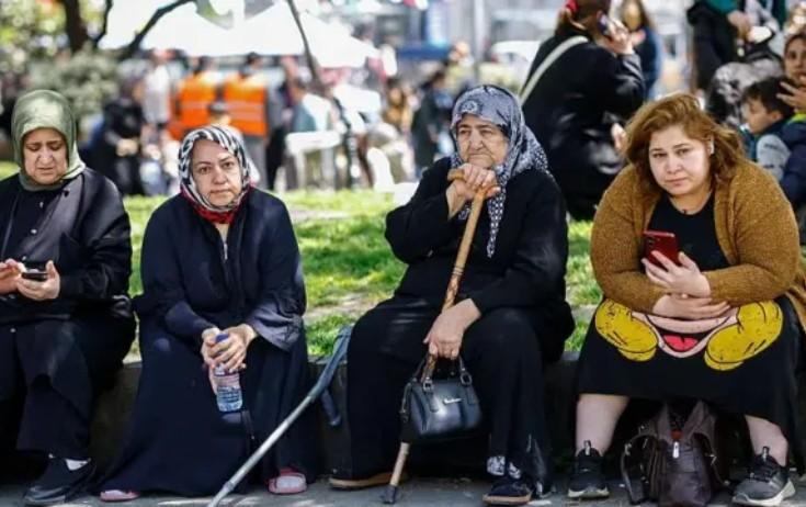 İstanbuldakı zəlzələdə xəsarət alanların sayı açıqlandı