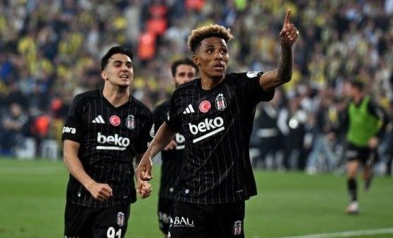 “Beşiktaş” “Fənərbağça”nı belə məğlub etdi – VİDEO