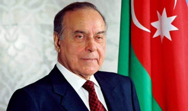 Heydər Əliyev Azərbaycandır! Heydər Əliyev Azərbaycandır!