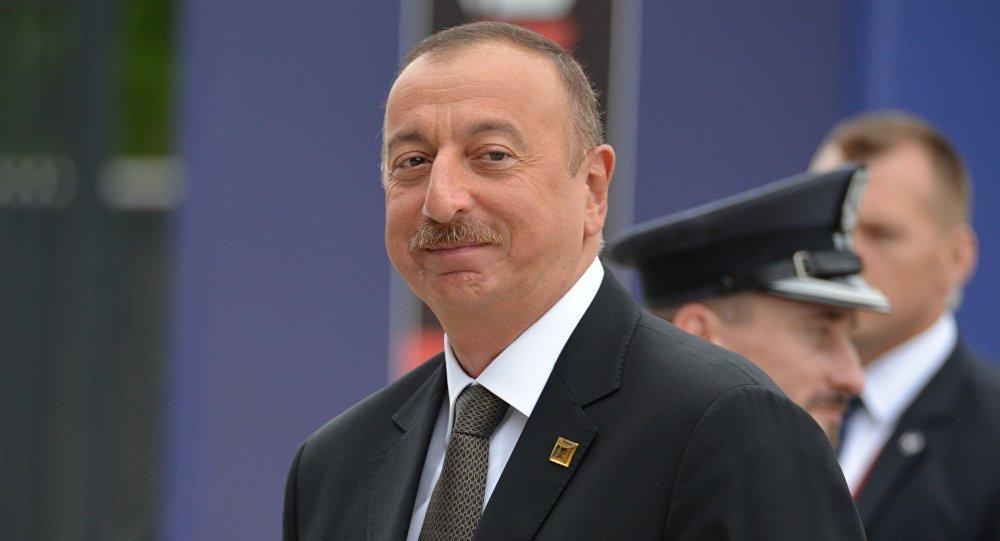 Prezident 16 əcnəbini əfv etdi