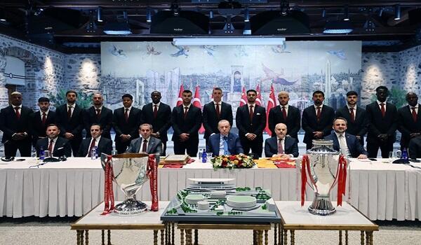 Ərdoğan "Qalatasaray" komandasını qəbul etdi