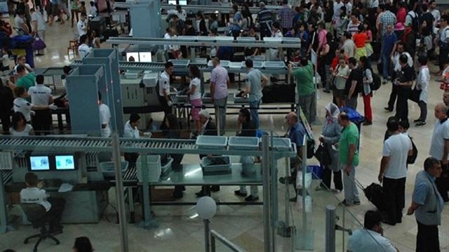 Pakistanlı iş adamı Bakı hava limanında həbs edildi