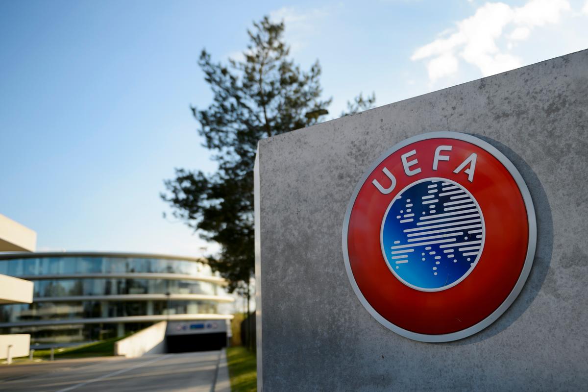 UEFA-dan yeni qərar: qapıçı topu 8 saniyədən çox tutarsa...