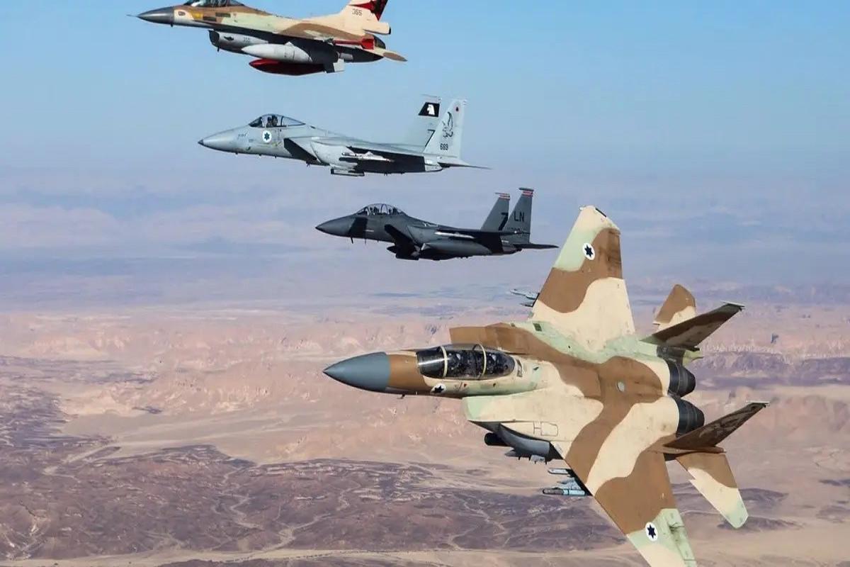 İran iki İsrail təyyarəsini vurdu, qadın pilot ələ keçirildi