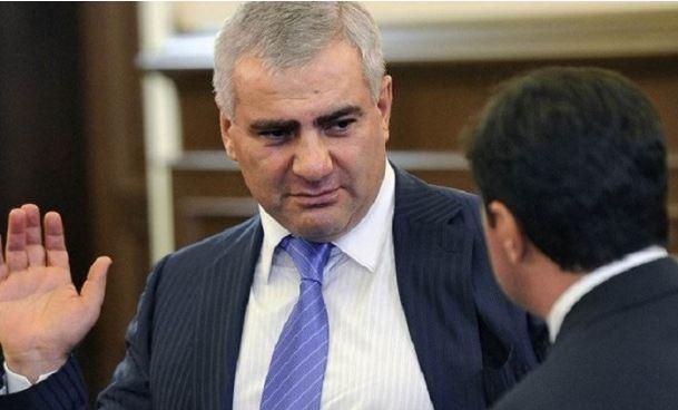 Bakının axtardığı milyarderi Ermənistan saxladı