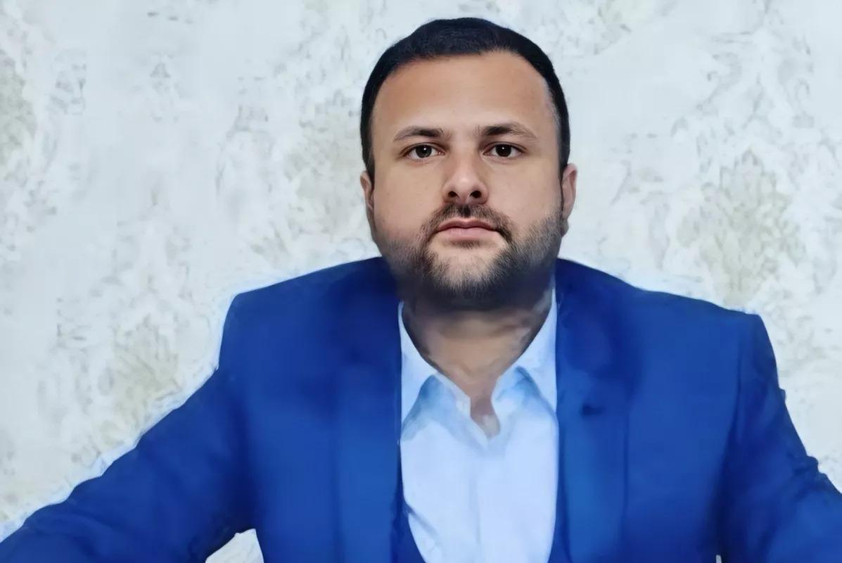 O axund niyə tutulmur?
