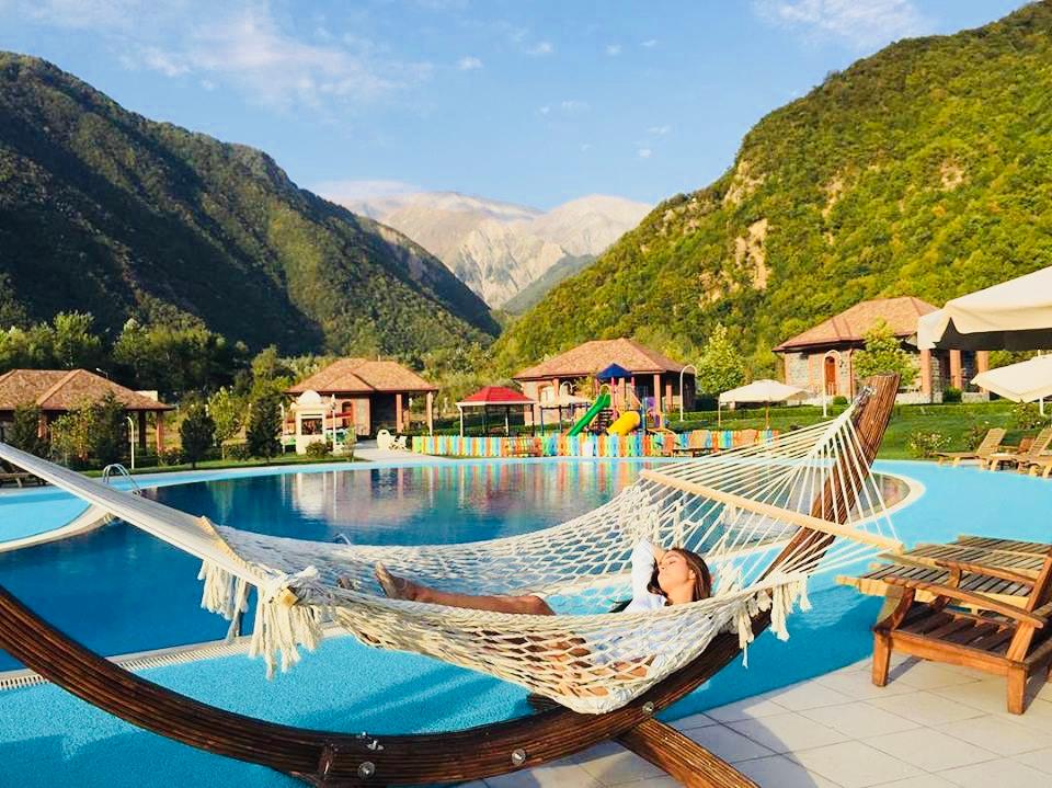 İstirahət paylaşımı paxıllıq yaradır - Psixoloqdan RƏY