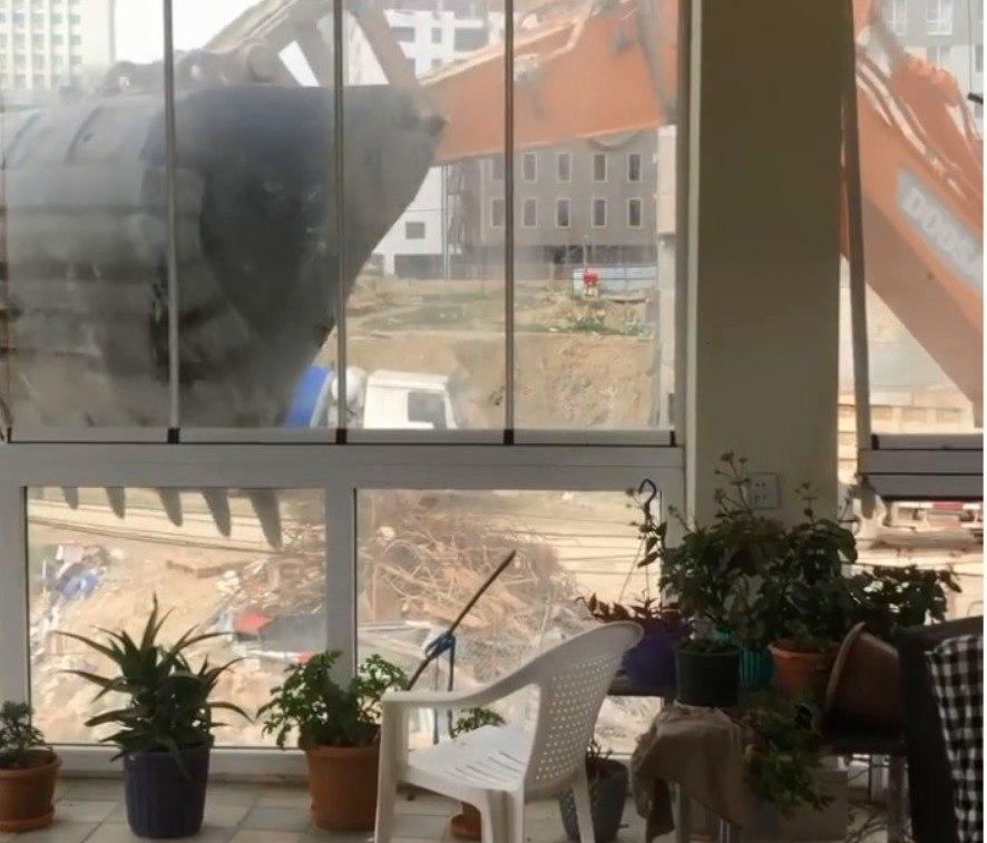 "Melissa Group"un vətəndaşın başına uçurduğu ev SÖKÜLDÜ -FOTO