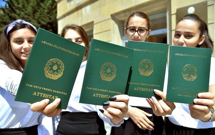 "Attestatında “əla” qiymətləri olan minlərlə abituriyent aşağı bal yığıb"